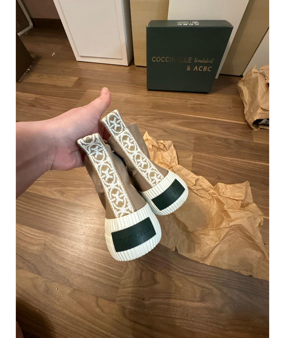 COCCINELLE Бежевые текстильные кеды, фото 3