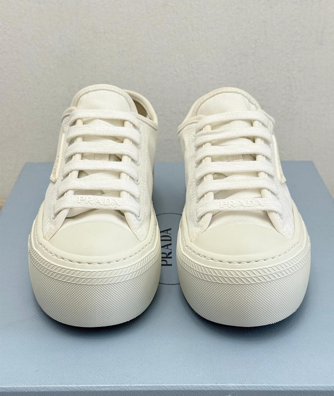 PRADA Белые текстильные кеды, фото 3