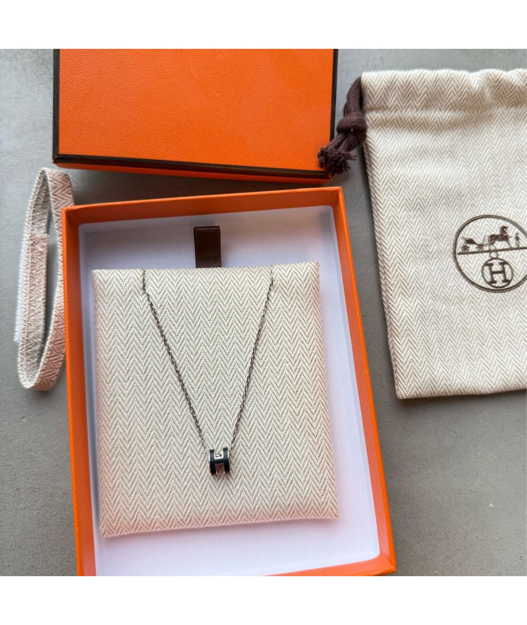 HERMES Черная металлическая подвеска, фото 3