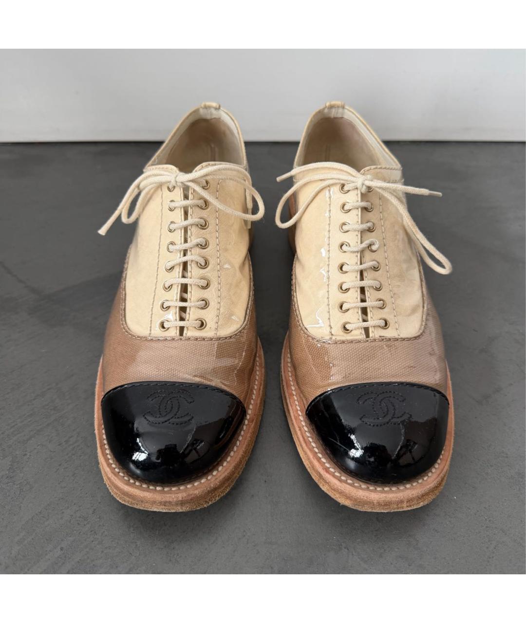 CHANEL Бежевые брогги и оксфорды из лакированной кожи, фото 2
