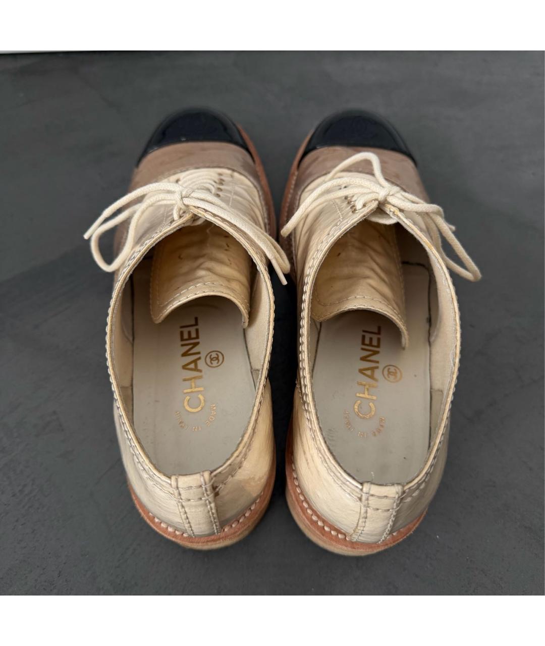 CHANEL Бежевые брогги и оксфорды из лакированной кожи, фото 3