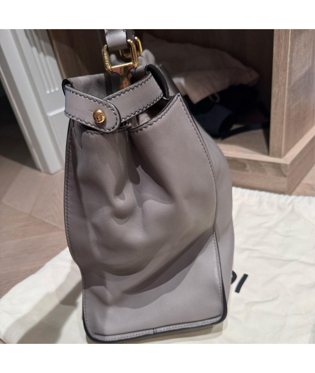 FENDI Серая кожаная сумка через плечо, фото 2