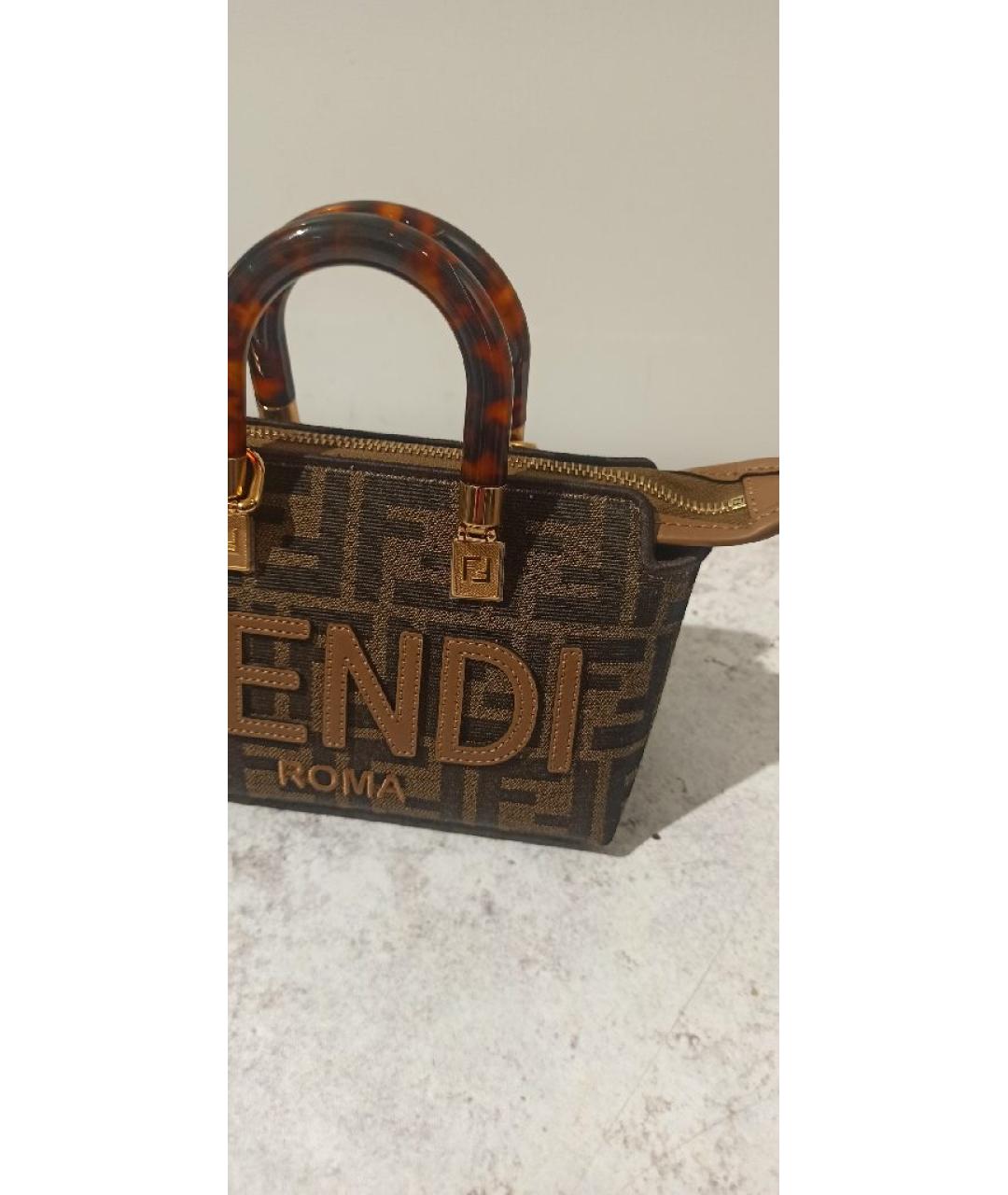 FENDI Коричневая сумка с короткими ручками, фото 4