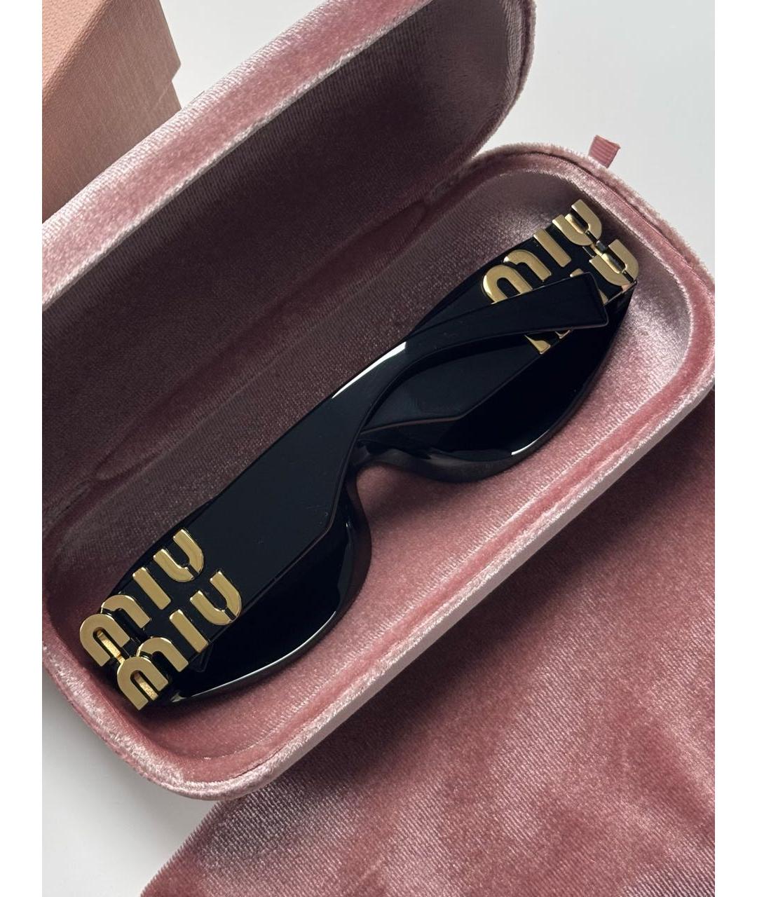 MIU MIU Черные пластиковые солнцезащитные очки, фото 3