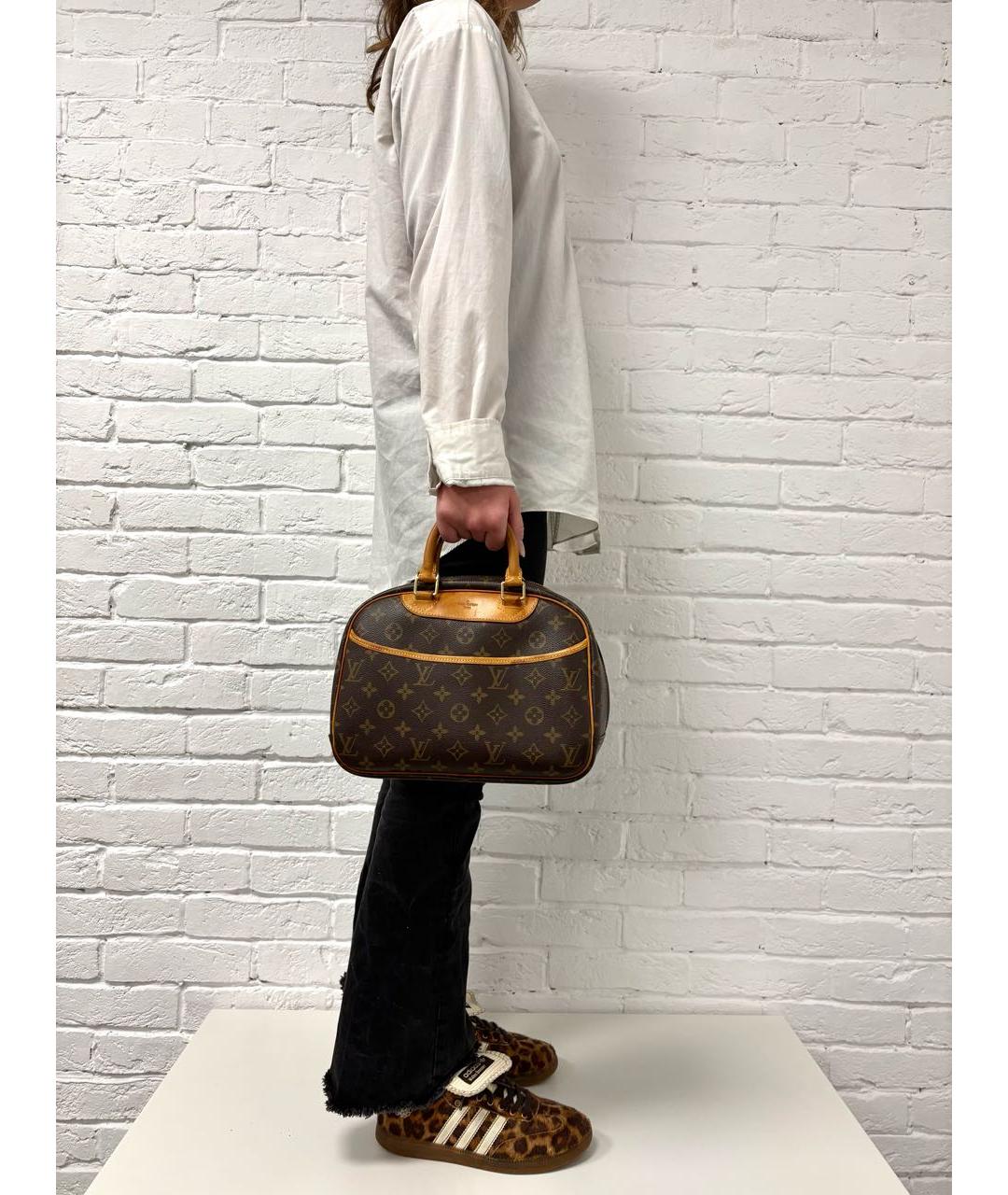 LOUIS VUITTON Коричневая кожаная сумка с короткими ручками, фото 5