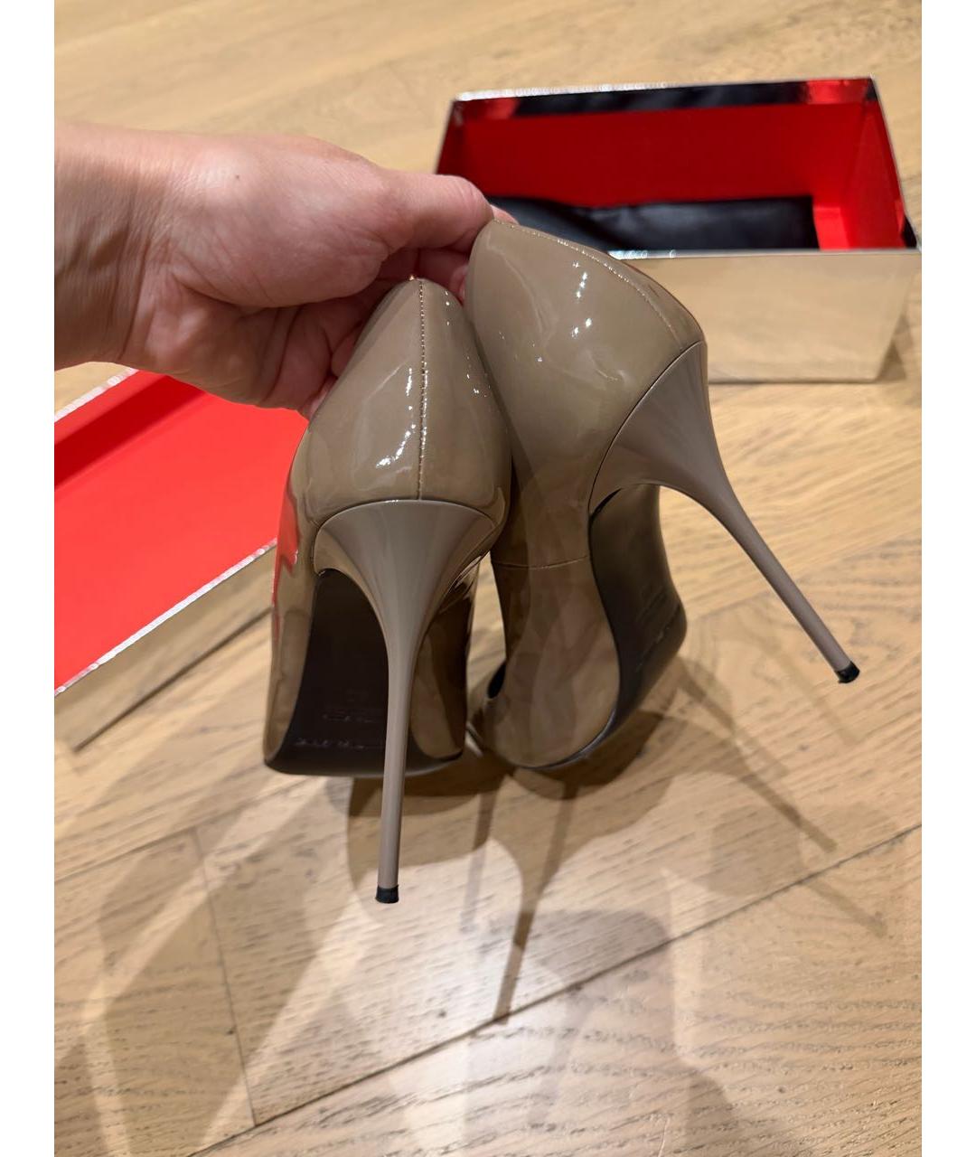 GIAN MARCO LORENZI Бежевые туфли из лакированной кожи, фото 3