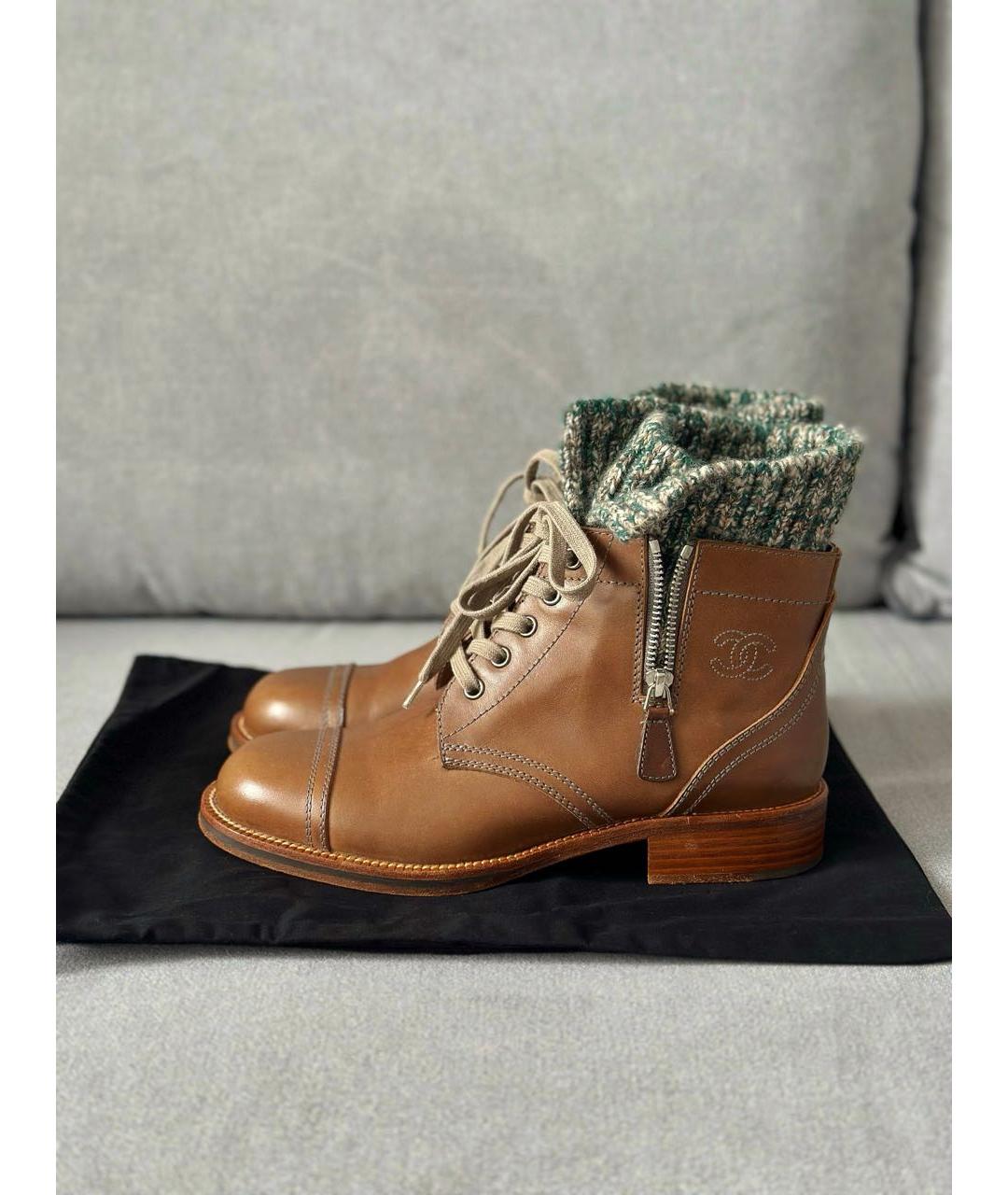 CHANEL Бежевые кожаные ботинки, фото 3