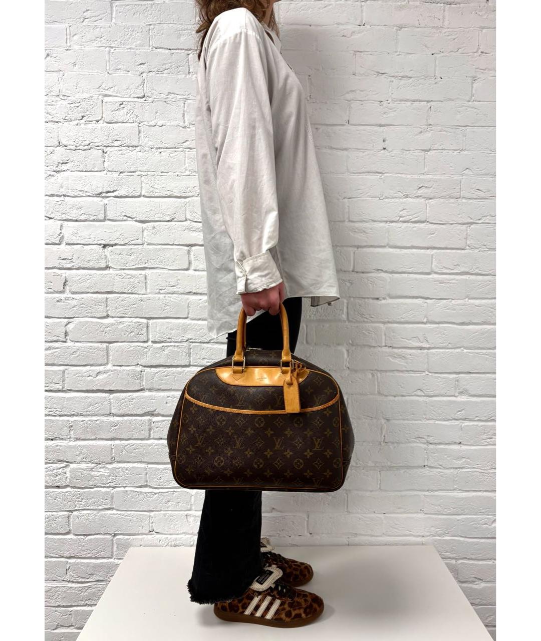 LOUIS VUITTON Коричневая кожаная сумка с короткими ручками, фото 8