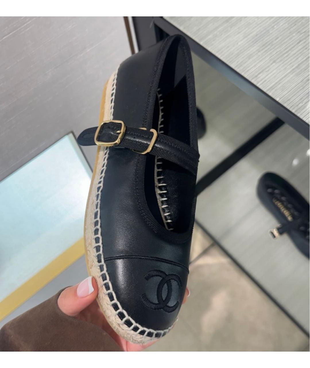 CHANEL Черные кожаные балетки, фото 2