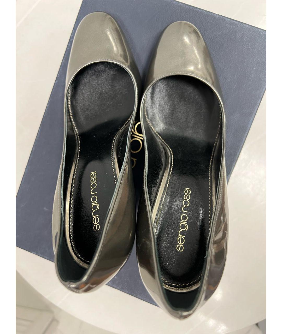 SERGIO ROSSI Серебряные туфли из лакированной кожи, фото 5