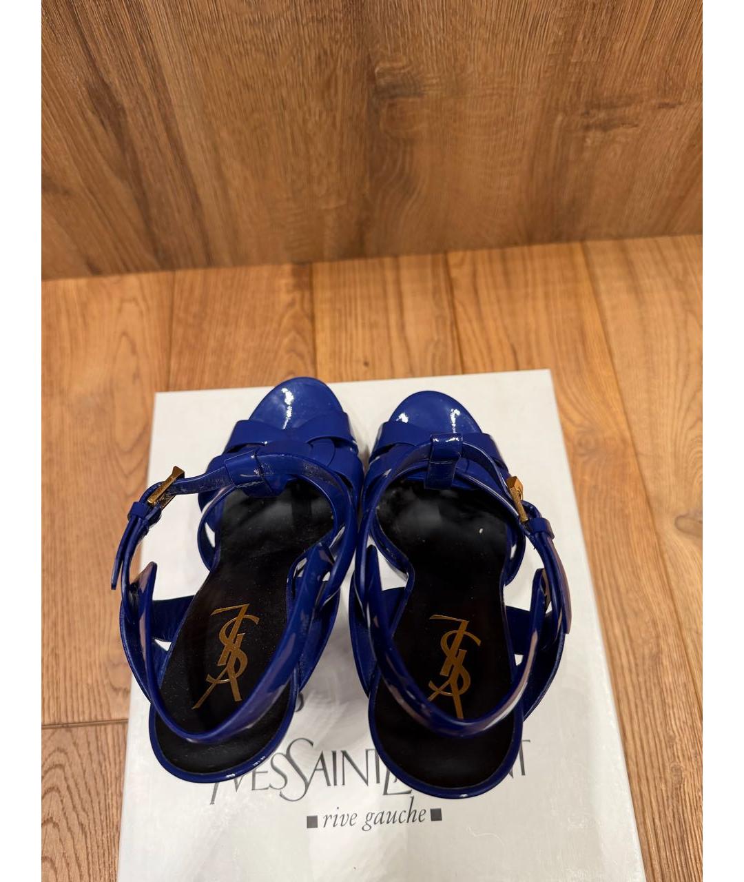 SAINT LAURENT Синие босоножки из лакированной кожи, фото 3