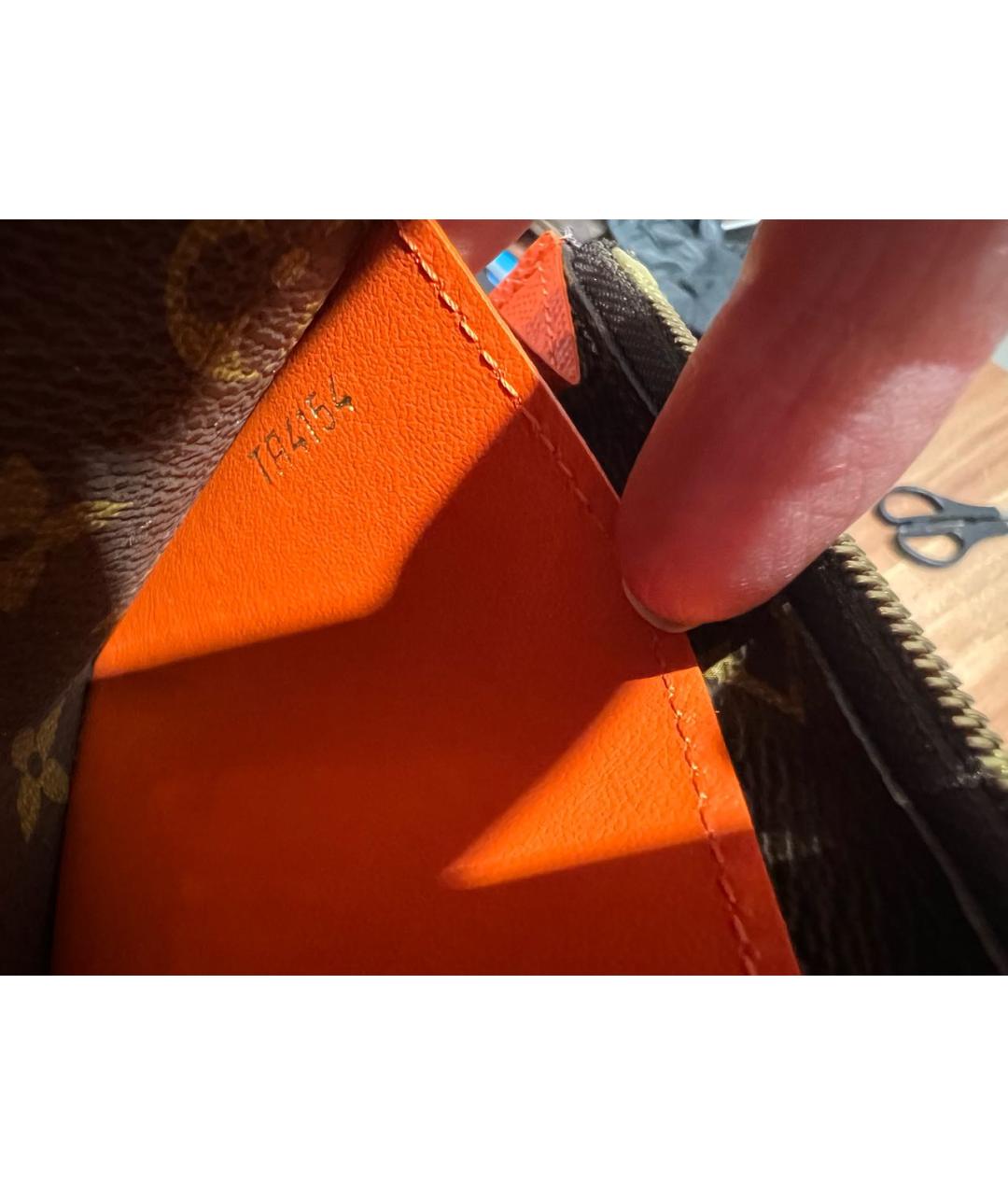 LOUIS VUITTON Коричневый кошелек, фото 5