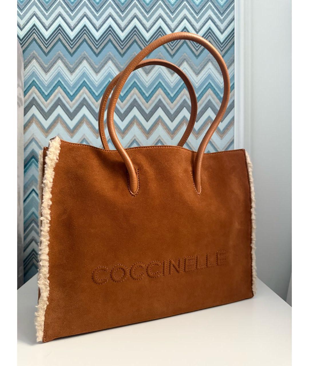 COCCINELLE Коричневая замшевая сумка тоут, фото 2