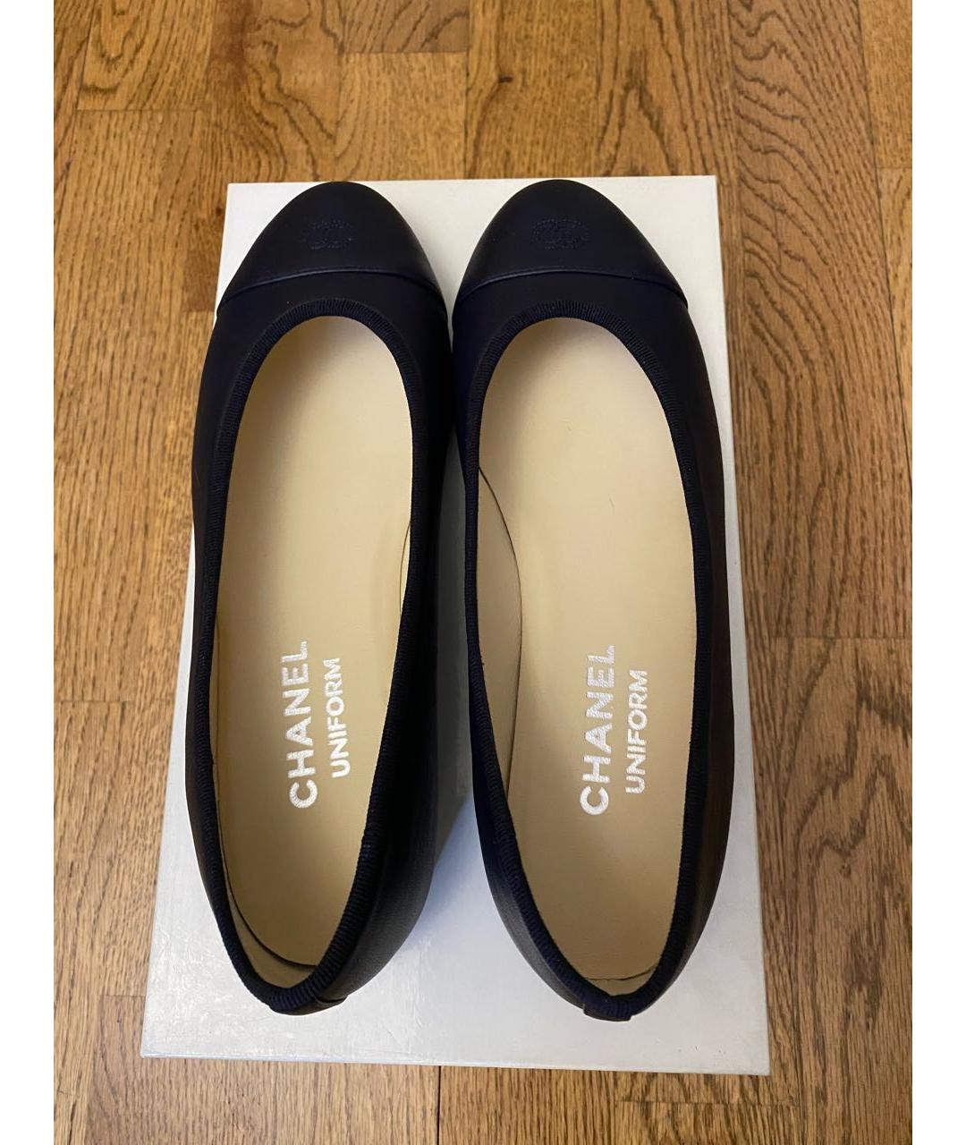 CHANEL Темно-синие кожаные балетки, фото 3