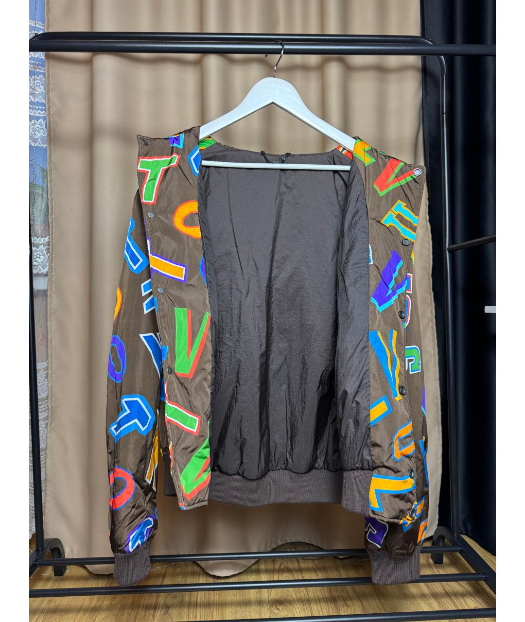 LOUIS VUITTON Коричневая полиэстеровая куртка, фото 3