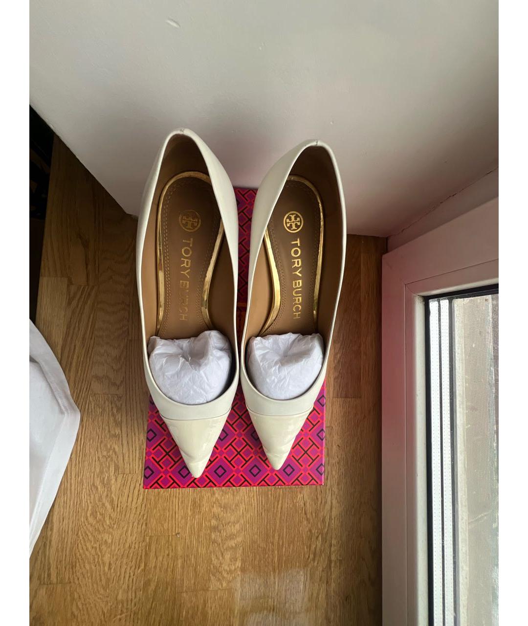 TORY BURCH Белые кожаные туфли, фото 3