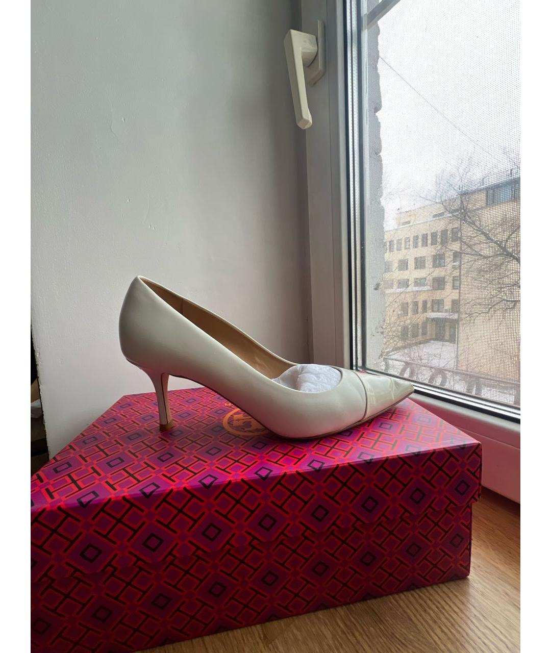 TORY BURCH Белые кожаные туфли, фото 6