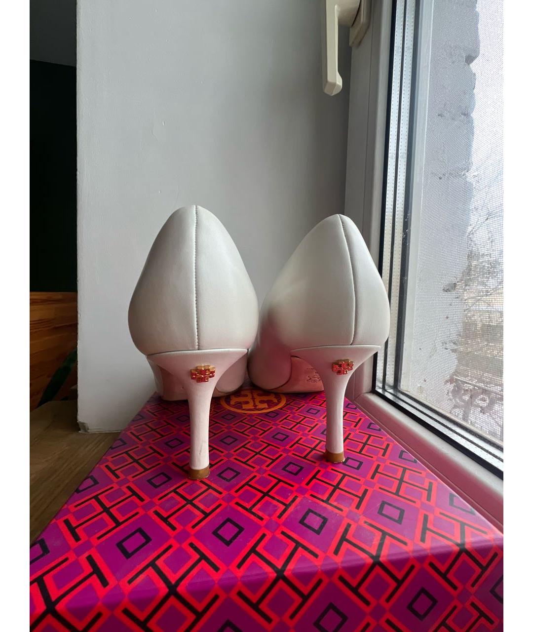 TORY BURCH Белые кожаные туфли, фото 4