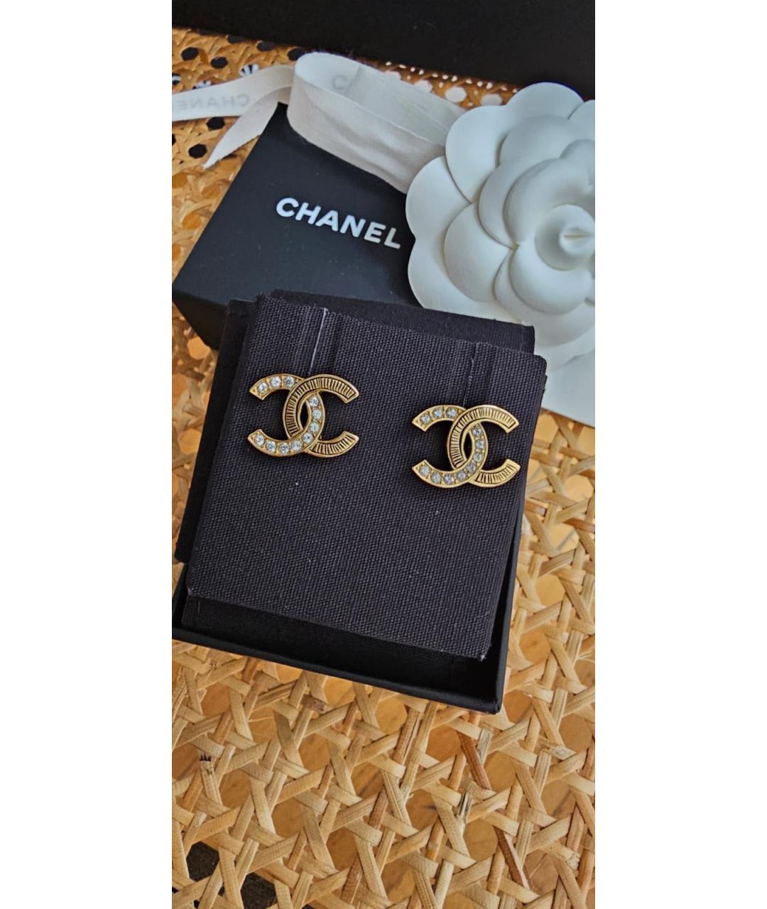 CHANEL Золотые металлические серьги, фото 3