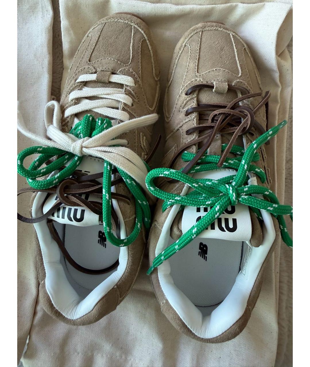 MIU MIU Бежевые замшевые кроссовки, фото 3