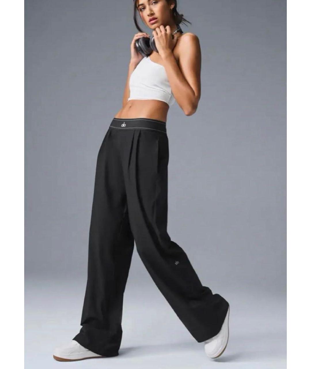 ALO YOGA Черные полиэстеровые спортивные брюки и шорты, фото 5