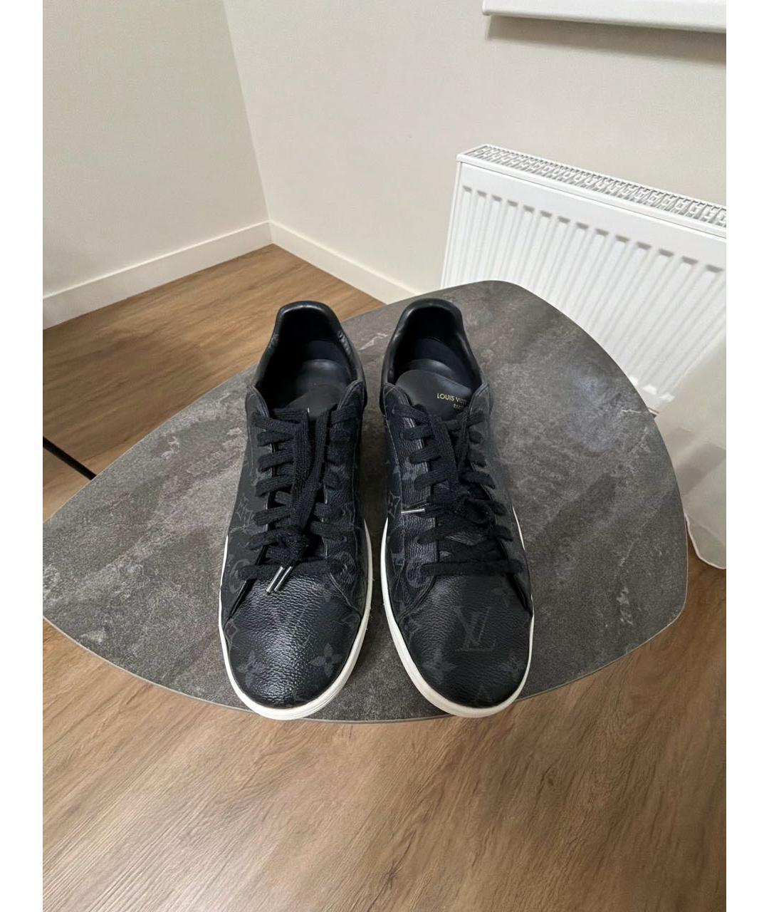 LOUIS VUITTON Антрацитовые кожаные низкие кроссовки / кеды, фото 2
