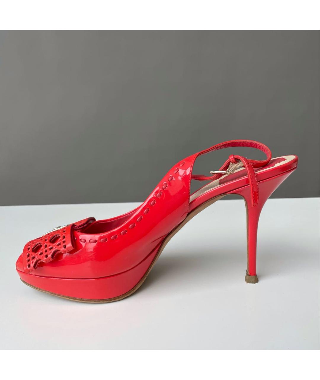 CHRISTIAN DIOR Красные босоножки из лакированной кожи, фото 5