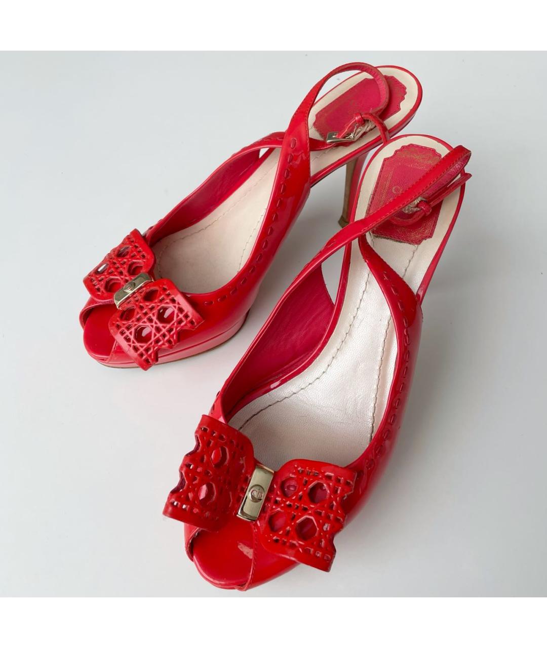 CHRISTIAN DIOR Красные босоножки из лакированной кожи, фото 7