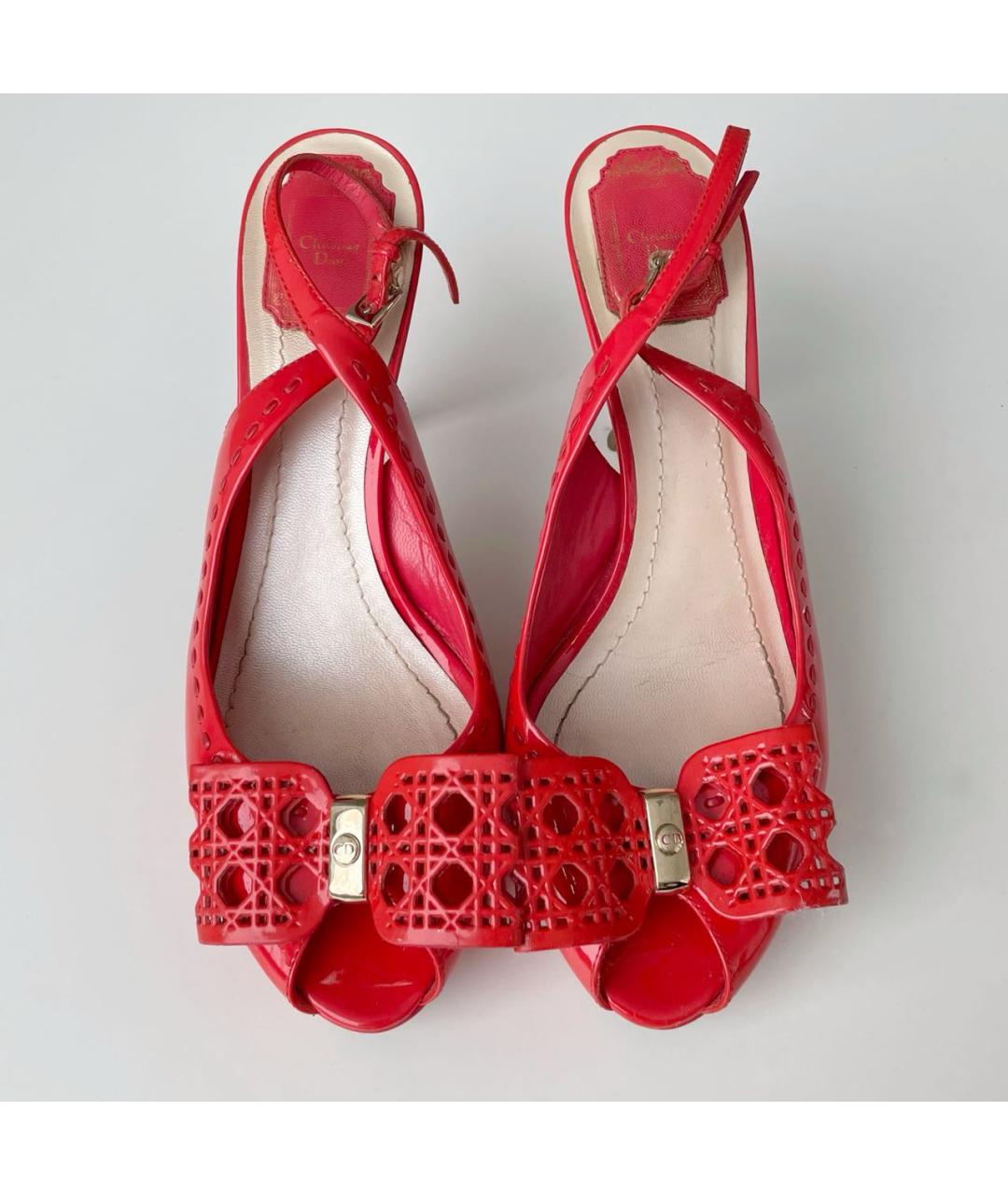 CHRISTIAN DIOR Красные босоножки из лакированной кожи, фото 3