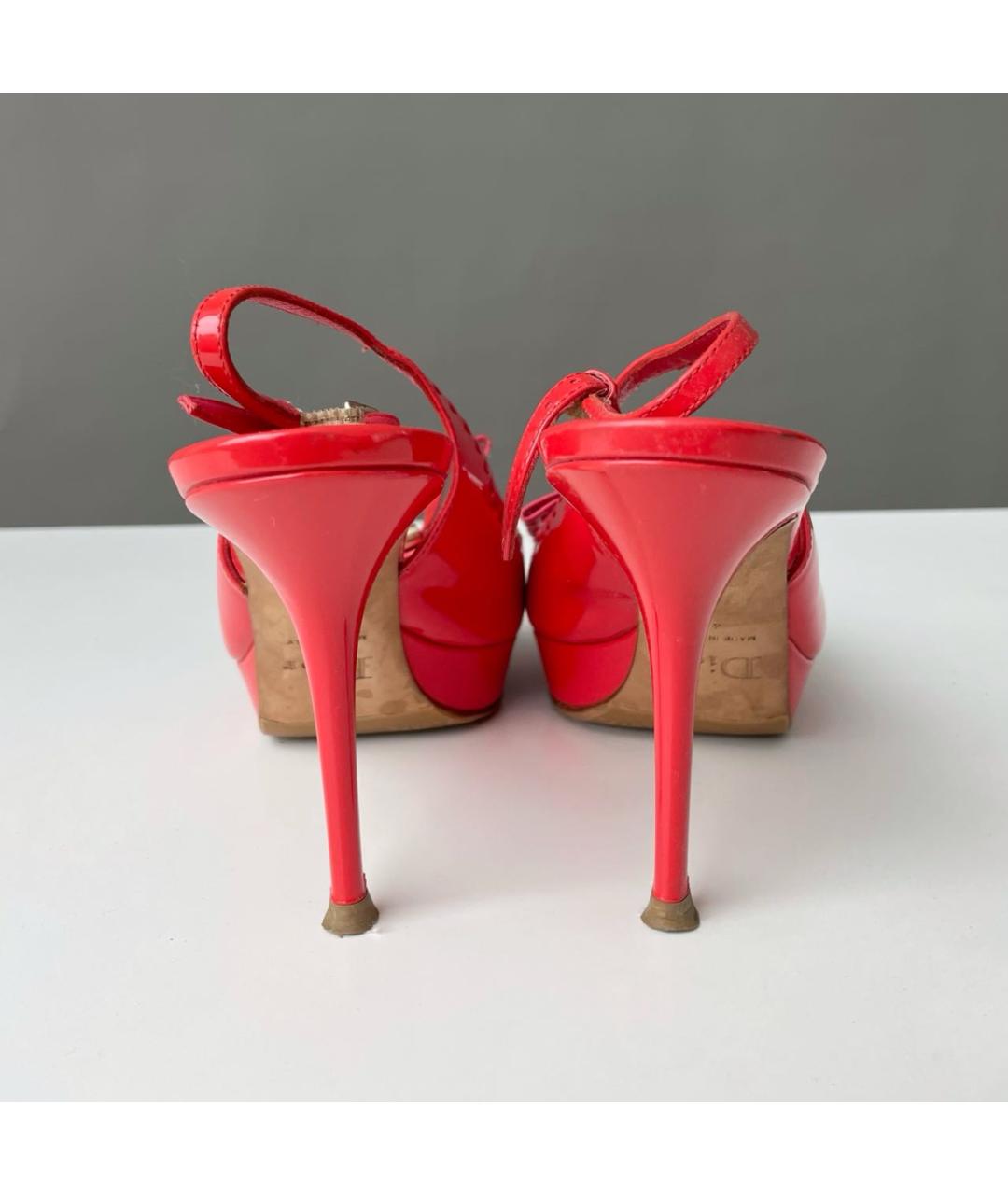 CHRISTIAN DIOR Красные босоножки из лакированной кожи, фото 4