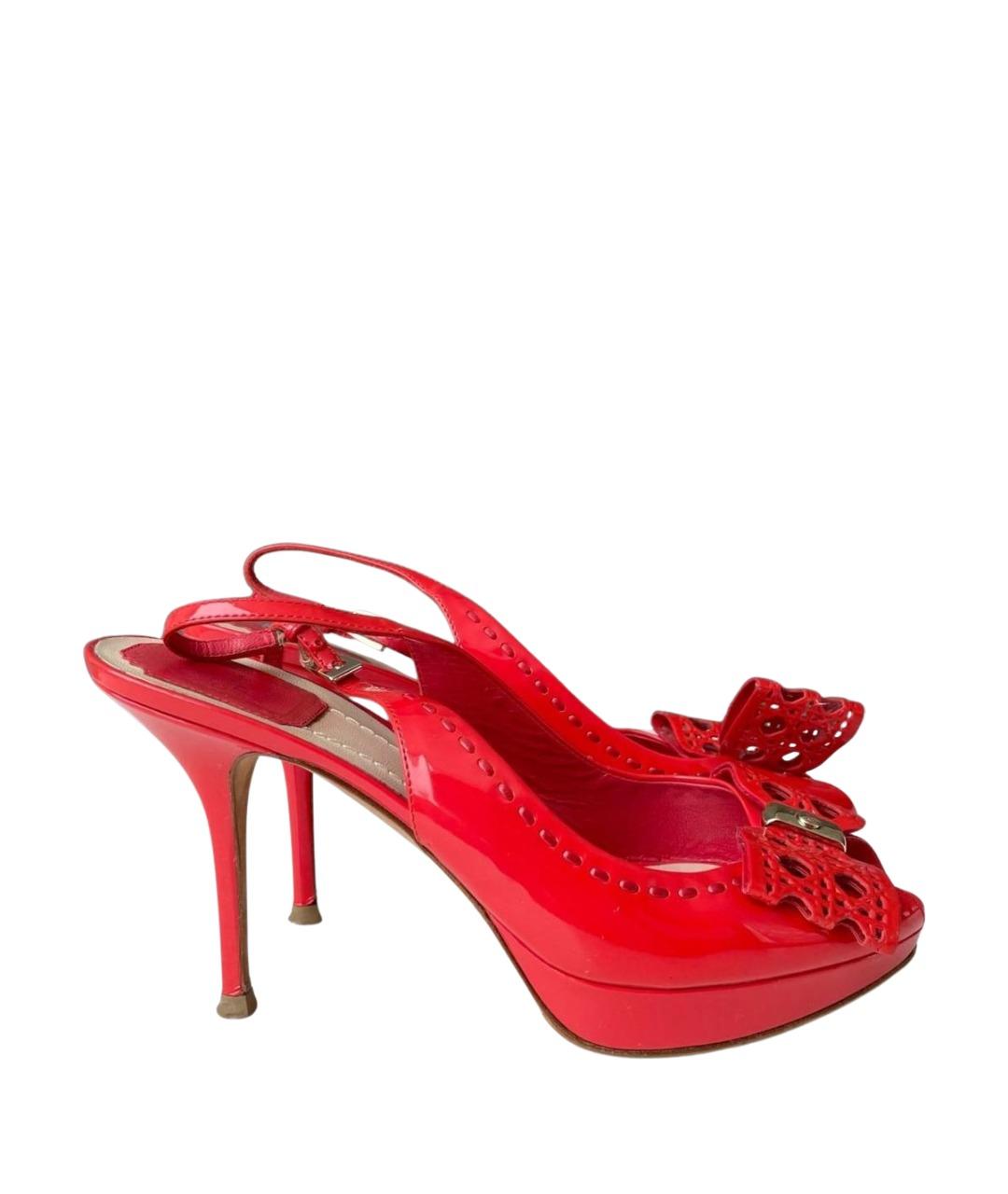 CHRISTIAN DIOR Красные босоножки из лакированной кожи, фото 1