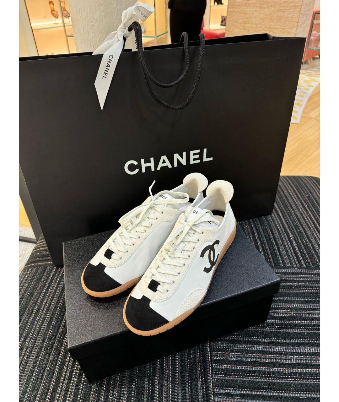 CHANEL Белые кожаные кроссовки, фото 4