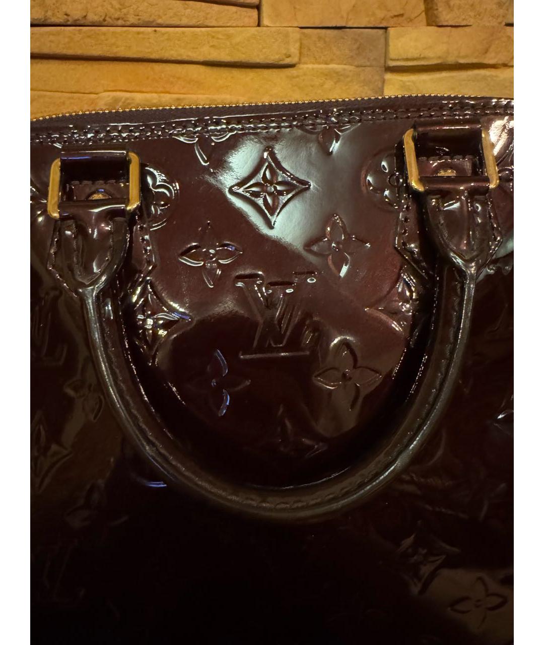 LOUIS VUITTON Бордовая сумка с короткими ручками из лакированной кожи, фото 8