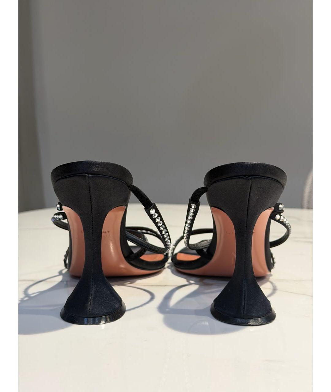 Amina Muaddi Черные кожаные мюли, фото 4