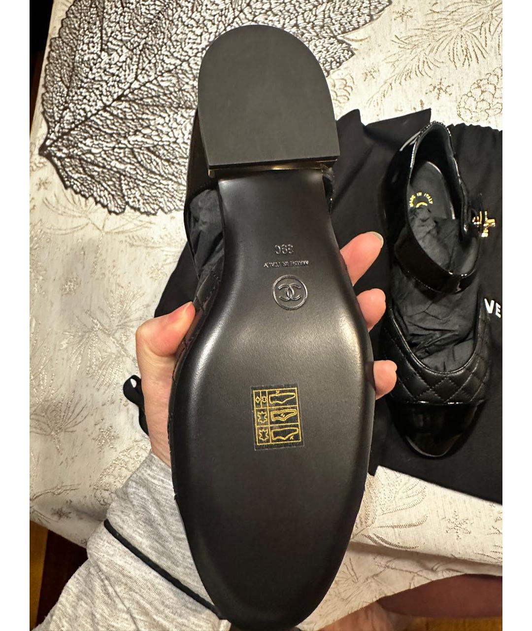 CHANEL Черные туфли из лакированной кожи, фото 4