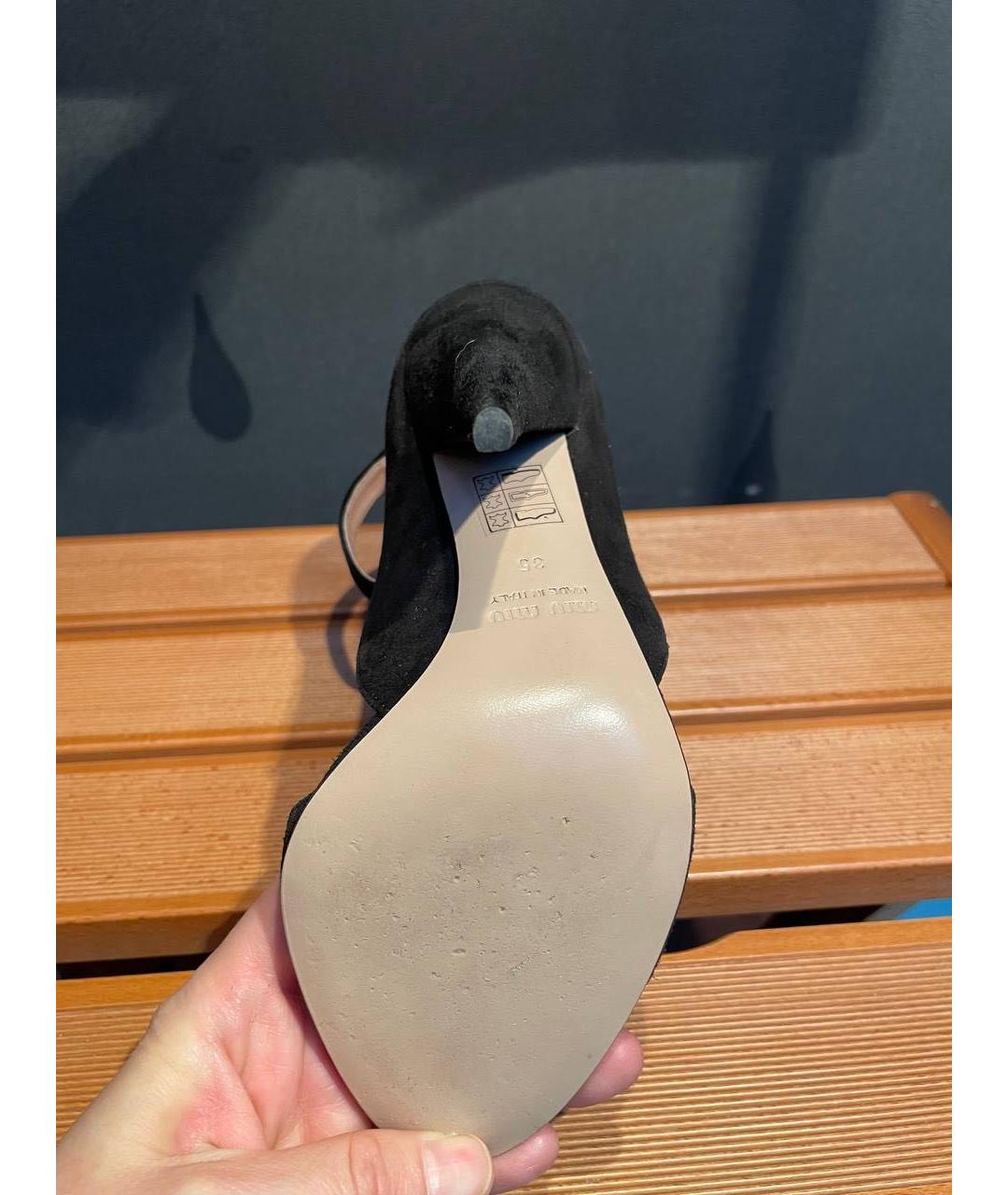 MIU MIU Черные замшевые босоножки, фото 5