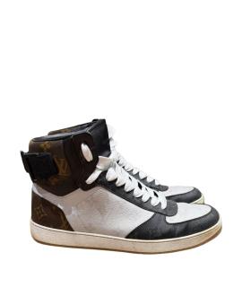 LOUIS VUITTON Высокие кроссовки / кеды