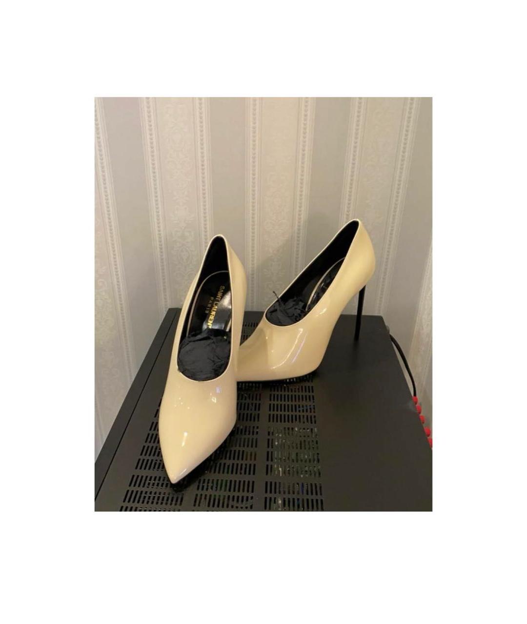 SAINT LAURENT Бежевые туфли из лакированной кожи, фото 2