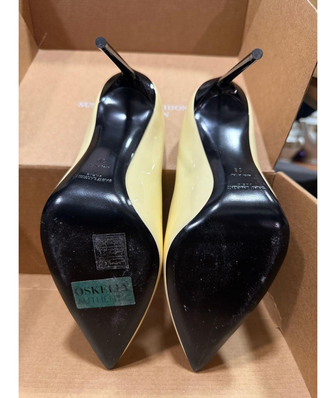 SAINT LAURENT Бежевые туфли из лакированной кожи, фото 5