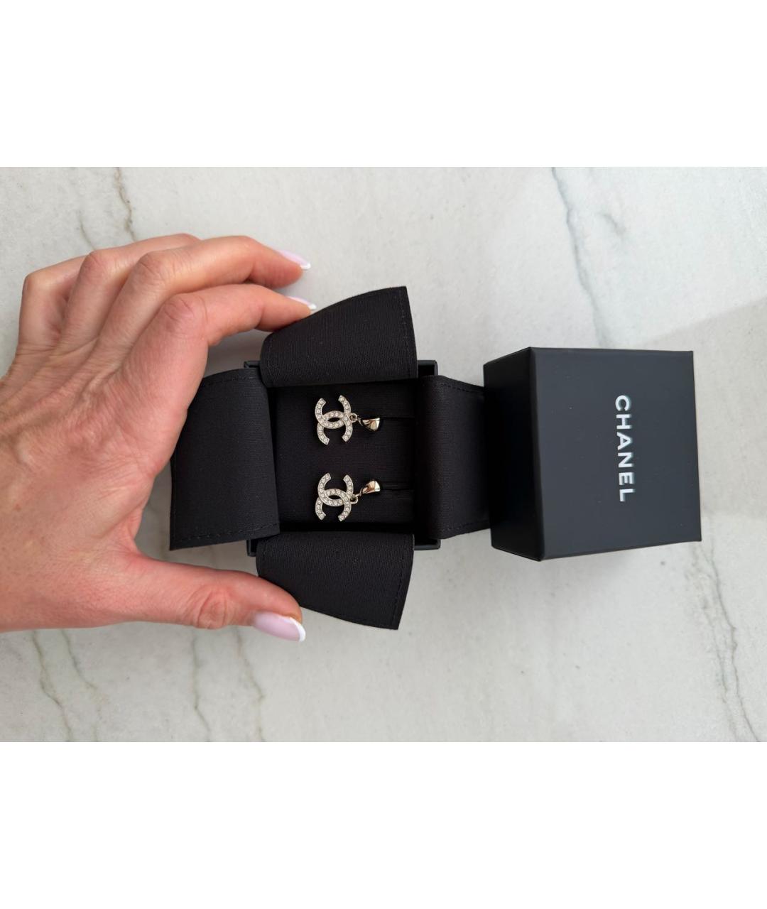 CHANEL Золотые металлические серьги, фото 3