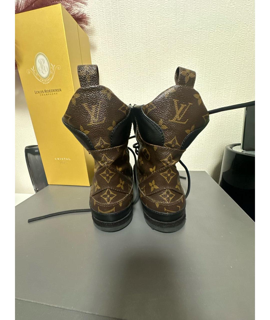 LOUIS VUITTON Коричневые ботинки, фото 4