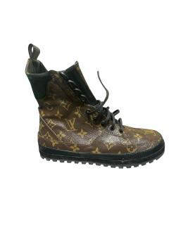 LOUIS VUITTON Ботинки