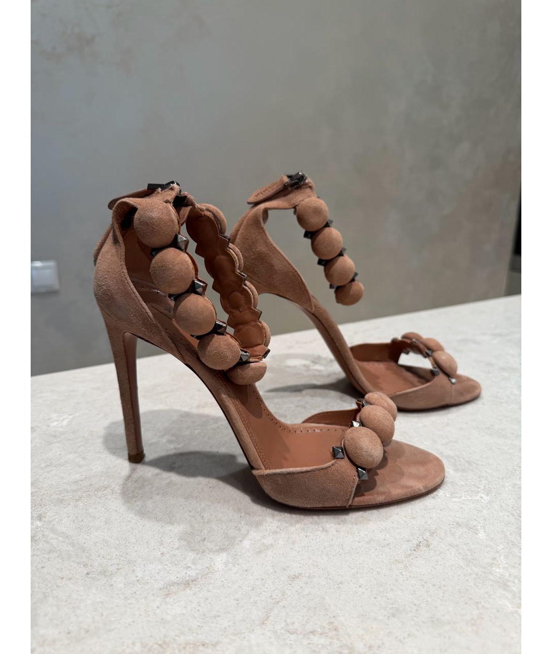 ALAIA Бежевые замшевые босоножки, фото 5