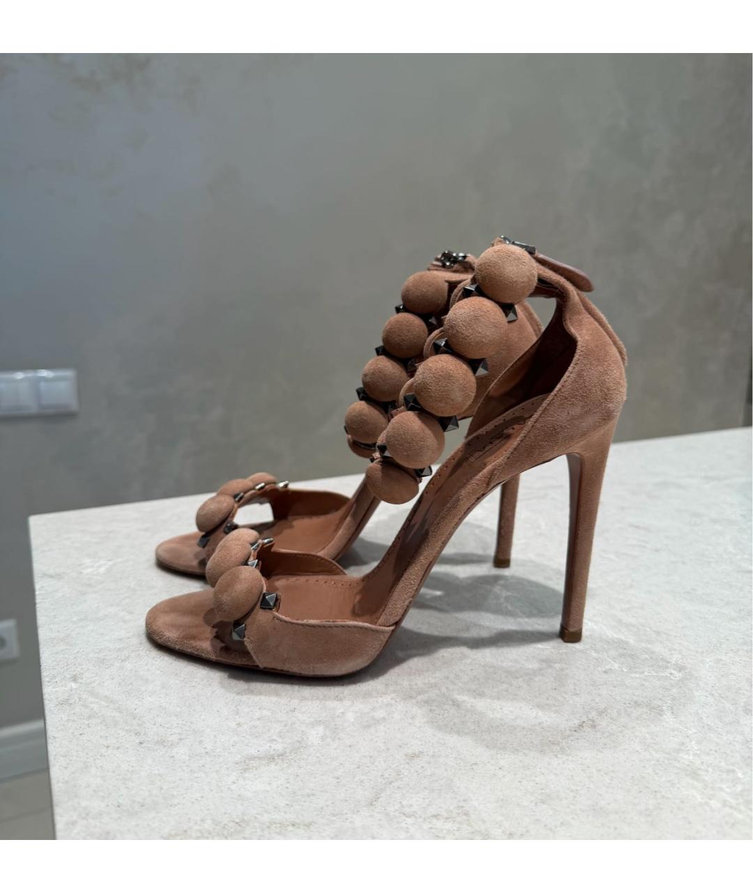 ALAIA Бежевые замшевые босоножки, фото 6