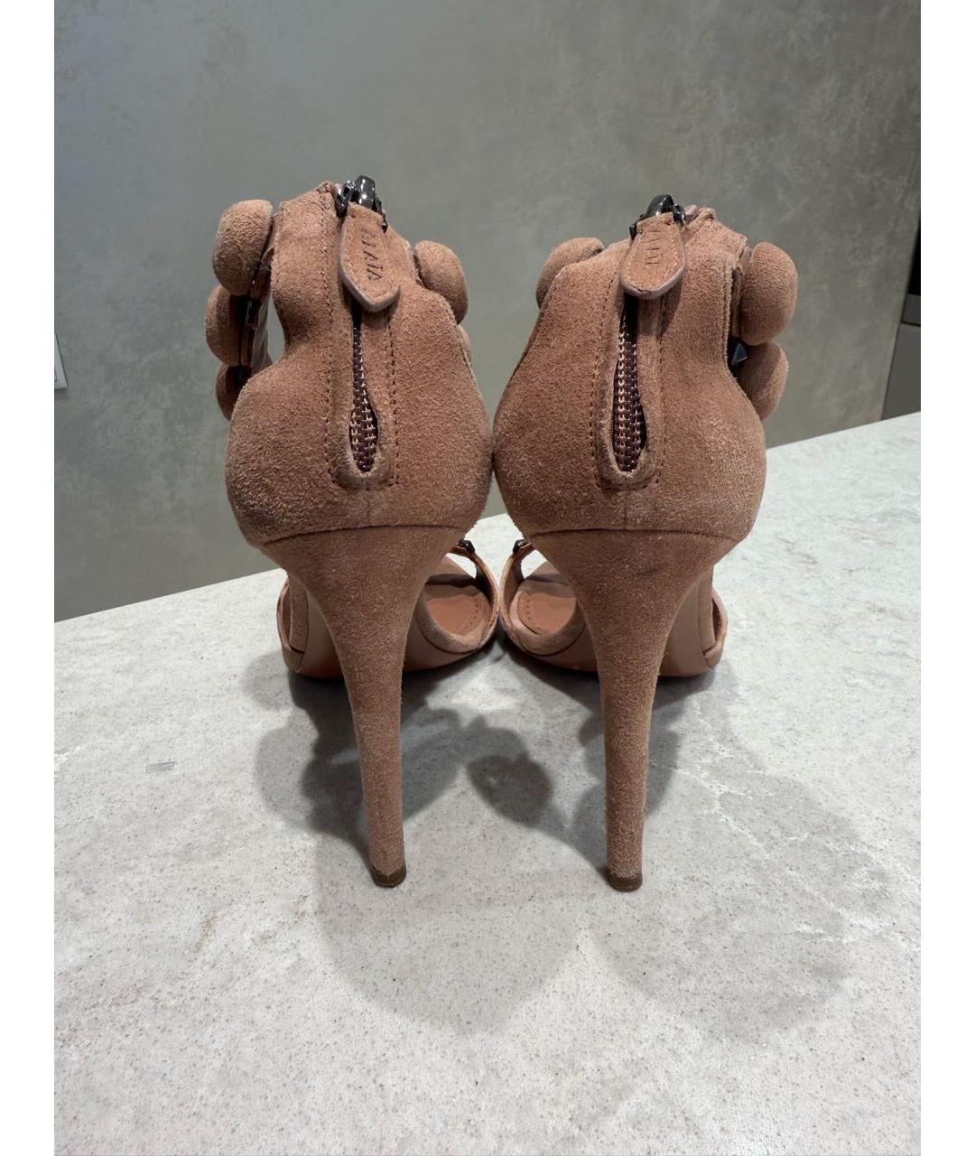 ALAIA Бежевые замшевые босоножки, фото 3
