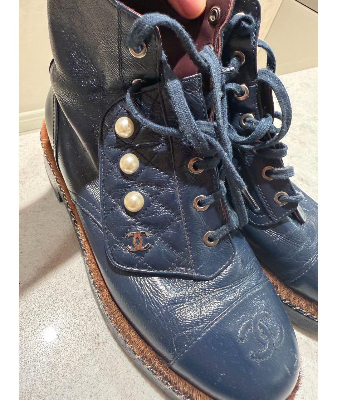 CHANEL Темно-синие ботинки из лакированной кожи, фото 4