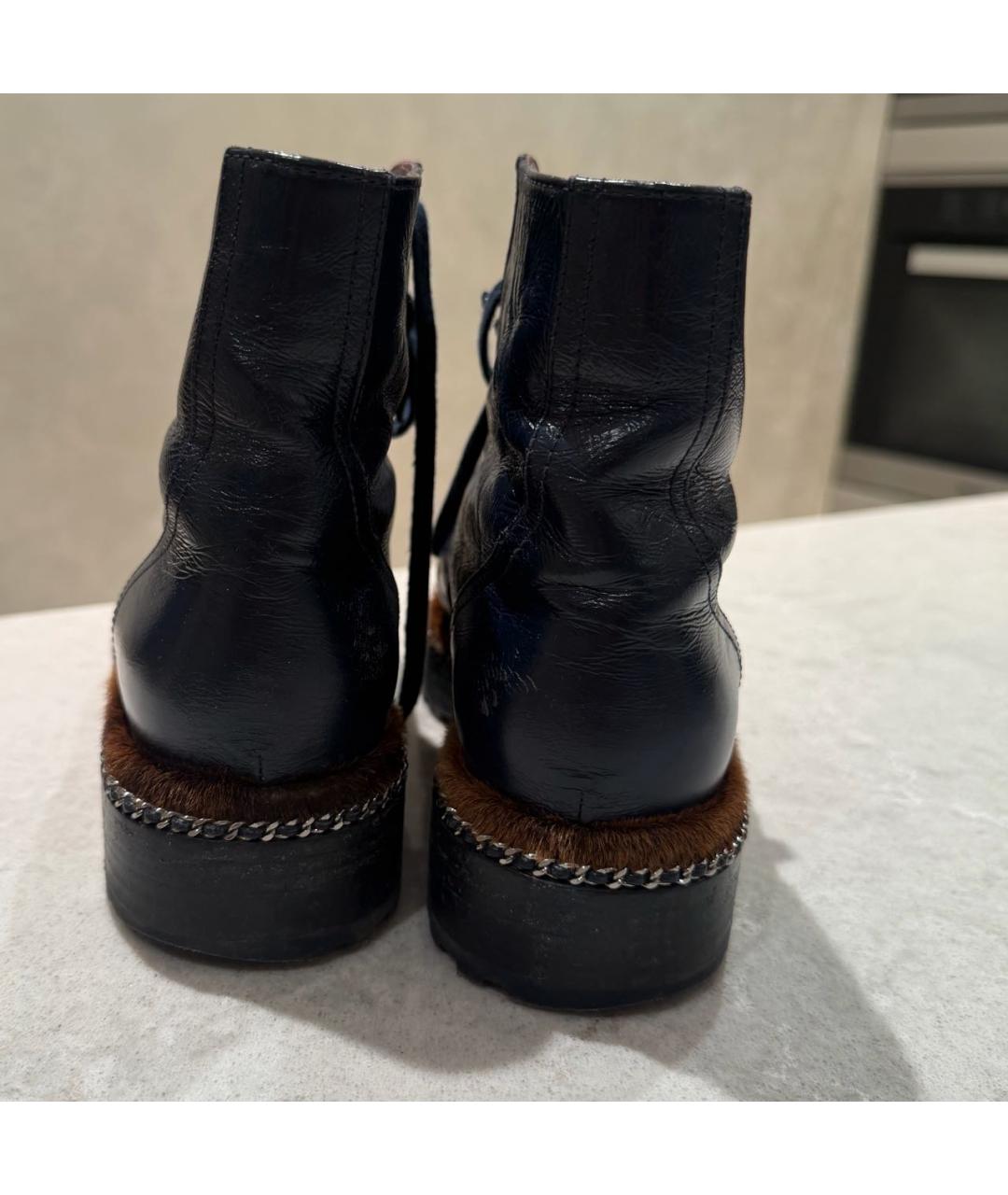 CHANEL Темно-синие ботинки из лакированной кожи, фото 2