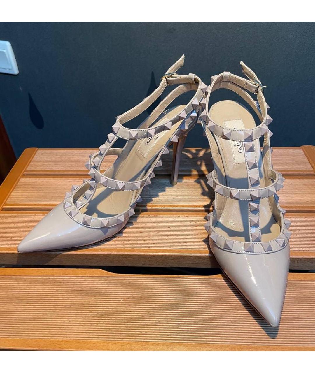 VALENTINO Бежевые туфли из лакированной кожи, фото 3