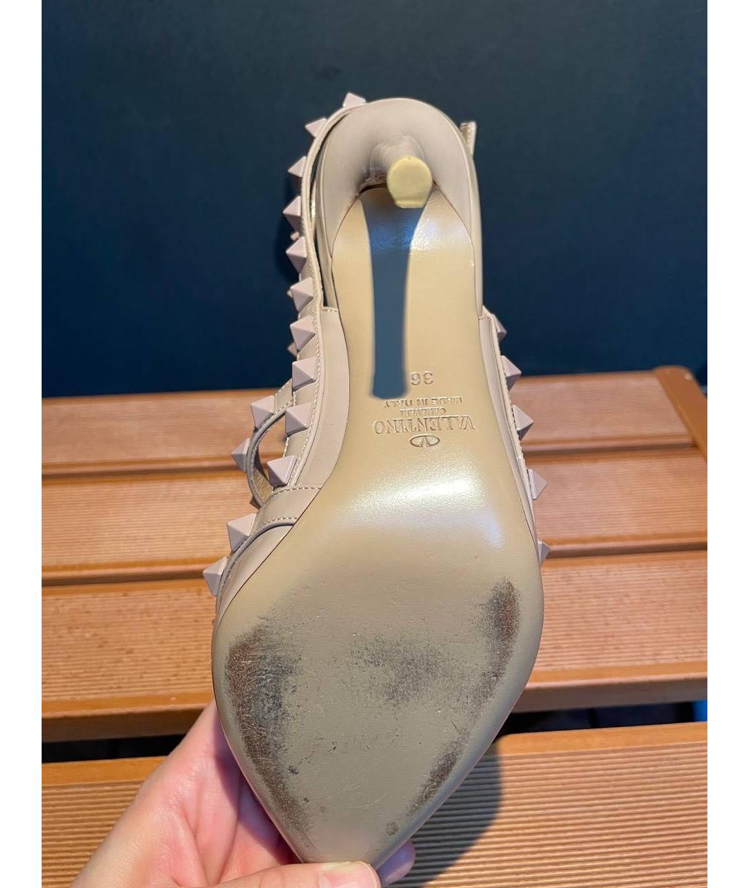VALENTINO Бежевые туфли из лакированной кожи, фото 5