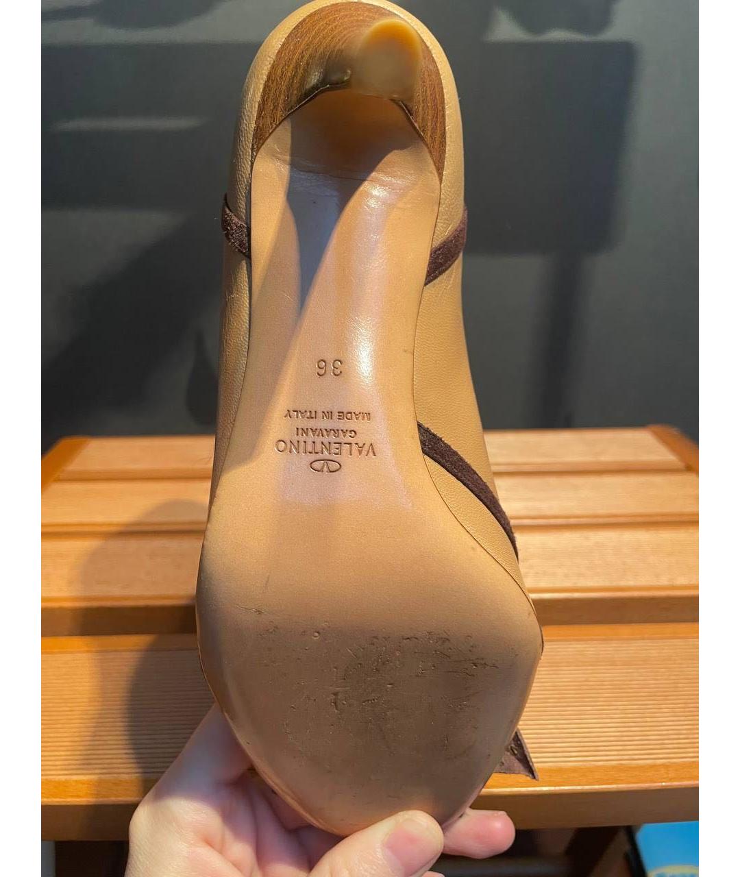 VALENTINO Бежевые кожаные туфли, фото 3
